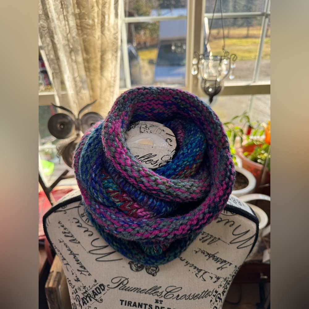 Hand Crafted Multicolor Knit Scarf - Picture 12 of 16